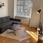 Apartment, Close To The Town Hall, Centre And Raiffeisen Sportpark Graz
